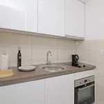 Kenova Apartment *